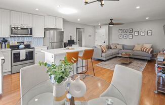 Gorgeous & Spacious 1 Bedroom/ 1 Bath Condo, Open Layout Concept! $2,495