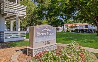 Sierra Manor Apartments : Great Location and Exceptional Amenities