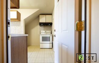 2 beds, 1 bath, $975, Unit Unit 2