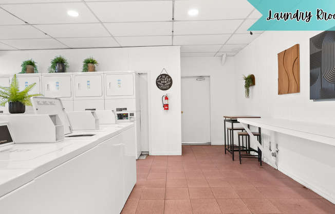 2 beds, 1 bath, 884 sqft, $1,420, Unit J113