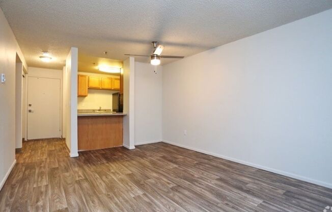 2 beds, 1 bath, 868 sqft, $1,629, Unit 106