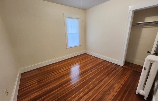 3 beds, 1 bath, 1,200 sqft, $3,900, Unit 1