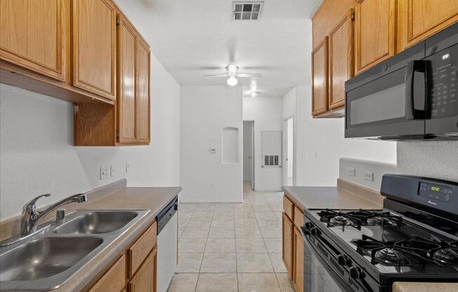 2 beds, 2 baths, 974 sqft, $1,200, Unit Unit 1122