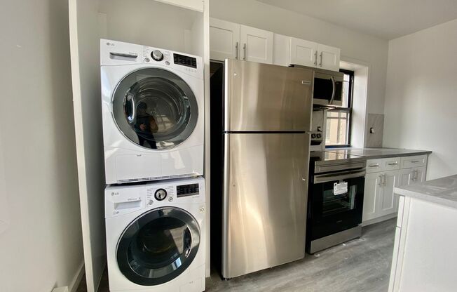 Studio, 1 bath, 450 sqft, $995, Unit 4E