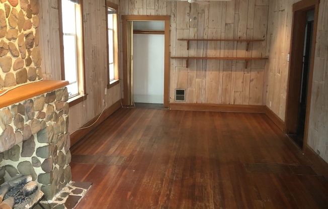 932 East 4th Street