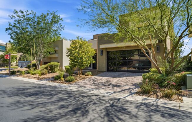 Modern Elegance in The Ridges - Furnished