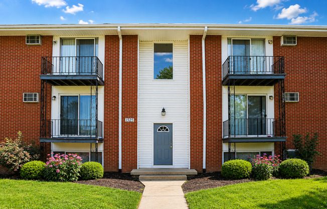 2 beds, 1 bath, 867 sqft, $1,269, Unit 1546B