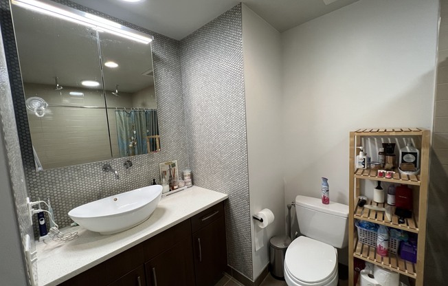 1 bed, 1 bath, 1,100 sqft, $4,200, Unit 307