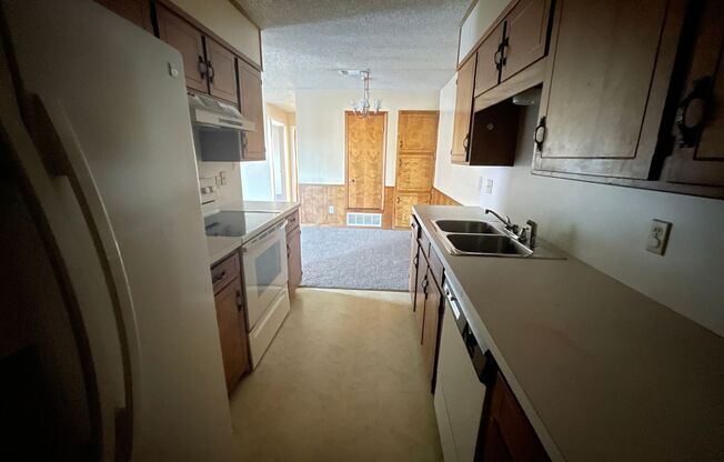 2 beds, 1 bath, $1,000