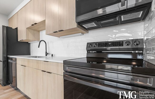 2 beds, 2 baths, 792 sqft, $1,875, Unit 218