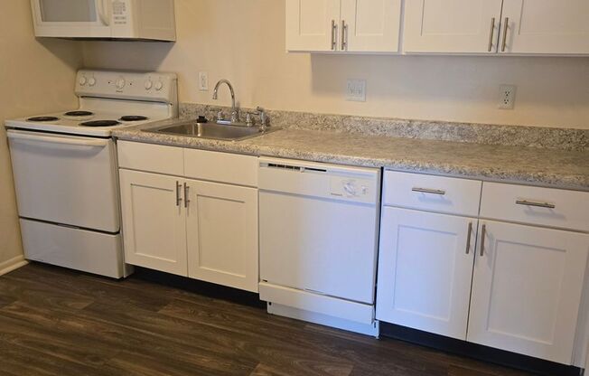 2 beds, 1.5 baths, 1,197 sqft, $1,315, Unit 09 - 909