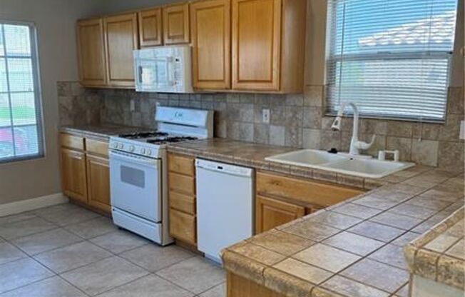 3 bedroom home in Green Valley