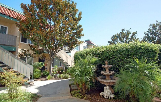 2 beds, 1 bath, 704 sqft, $1,995, Unit 202