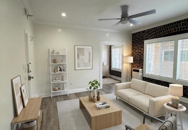 738 S NEW HAMPSHIRE 207