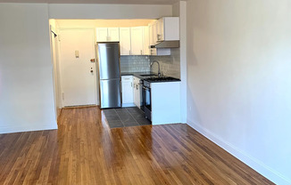 64 GREENWICH AVE