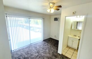 Studio, 1 bath, 400 sqft, $1,350, Unit 40