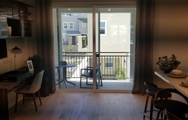 Beautiful end unit 4 bedroom condo in Dublin