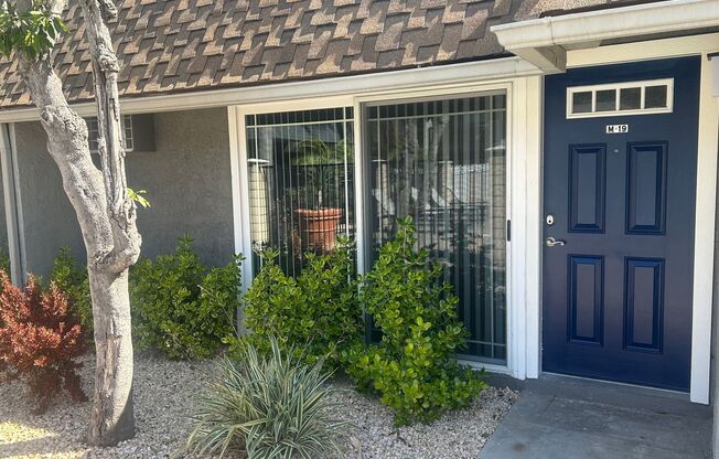 2 beds, 1 bath, 880 sqft, $2,965, Unit M-19