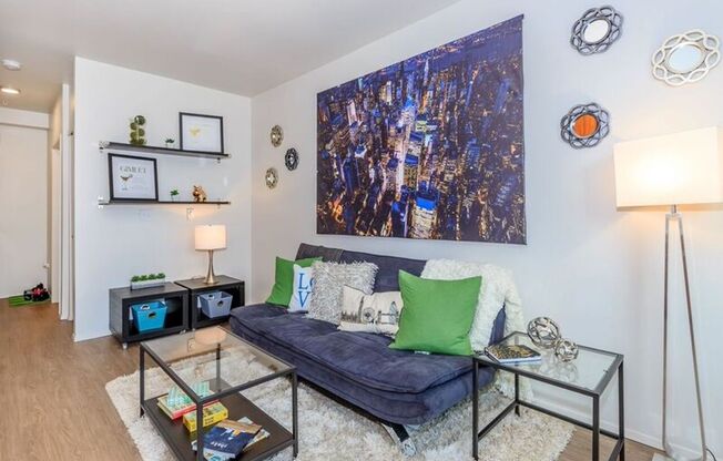 Studio, 1 bath, 329 sqft, $1,463, Unit Unit 102