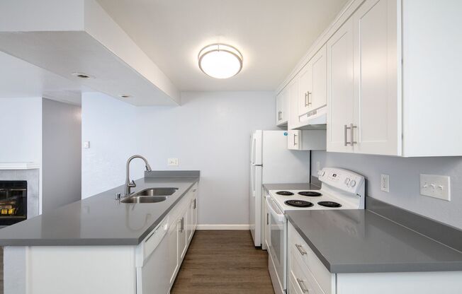 1 bed, 1 bath, 723 sqft, $1,675, Unit B23