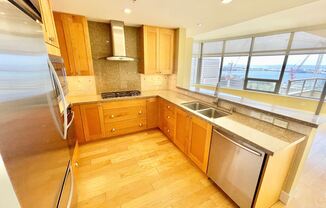 700 W E St. #1801