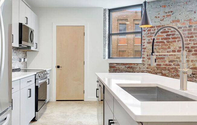 1 bed, 1 bath, 655 sqft, $1,775, Unit 100