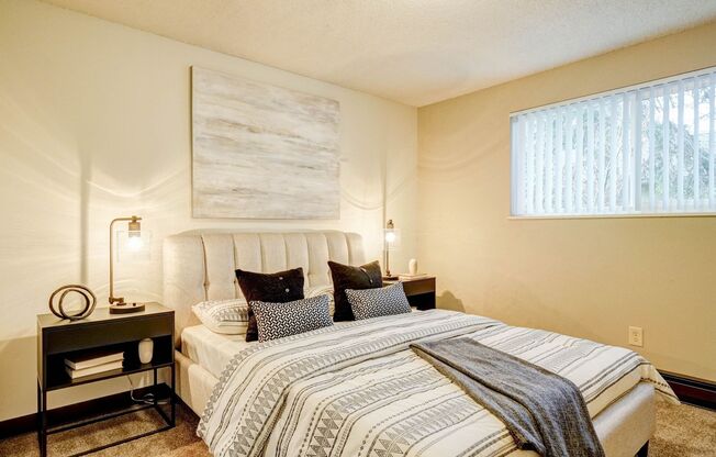 3 beds, 1.5 baths, 1,102 sqft, $1,695, Unit 133