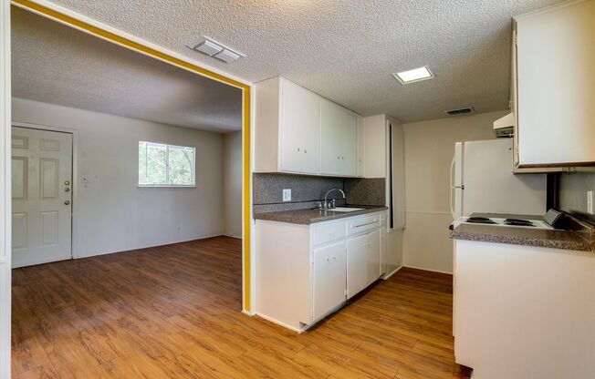 1 bed, 1 bath, 550 sqft, $1,075, Unit Unit #8