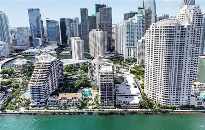 1 bed, 1.5 baths, $3,100, Unit # 916