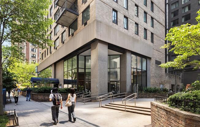 230 W 55 ST
