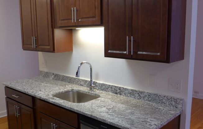 1 bed, 1 bath, 700 sqft, $1,695, Unit 515