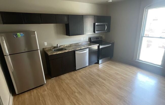 3 beds, 1 bath, $9,785, Unit Apt 3