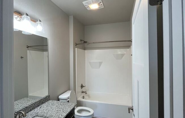 2 beds, 2 baths, 926 sqft, $1,550