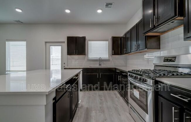 7903 NW 135 TER