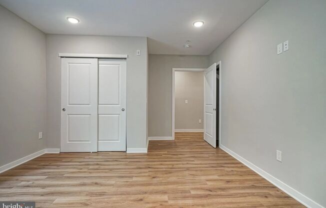 3 beds, 3 baths, 800 sqft, $1,895, Unit 1827-B