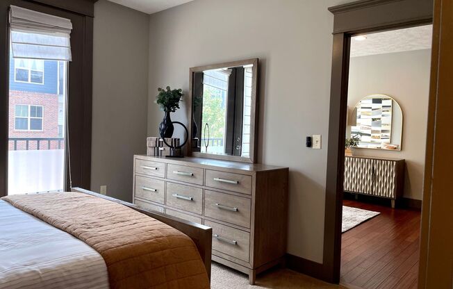 2 beds, 2 baths, 1,078 sqft, $1,595, Unit 1010 on the Lake - Two Bedrooms Lakeview Options