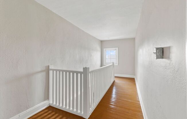 3 beds, 1.5 baths, 1,410 sqft, $1,300, Unit 3