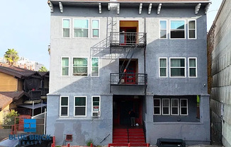 1211 W 11 ST