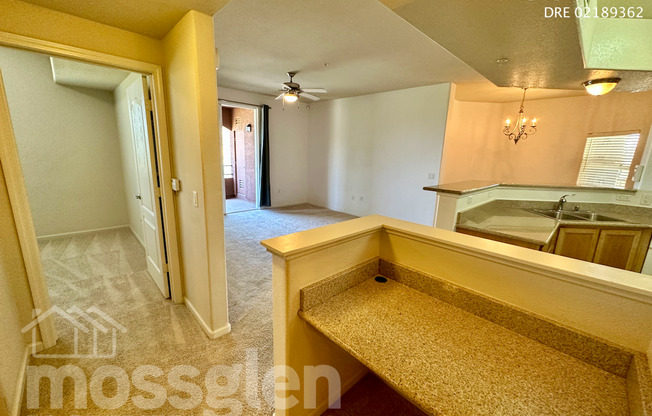 2 beds, 2 baths, $2,400, Unit #427