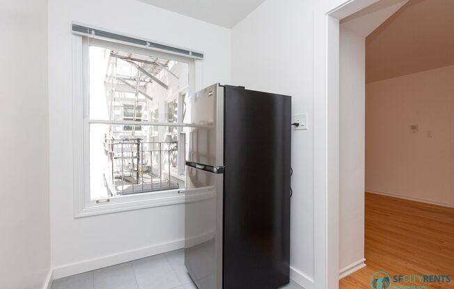 Marina: Newly Remodeled Studio near Chestnut Shops w/ Brand New Appliances & Optional Parking