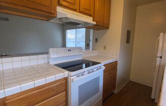 2 beds, 1 bath, $2,195