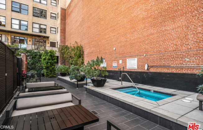1 bed, 1 bath, 720 sqft, $2,300, Unit 601