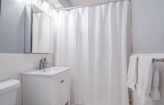 Studio, 1 bath, $4,000, Unit 5X