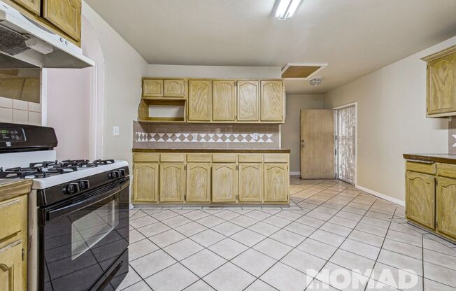 3 beds, 1 bath, $3,175