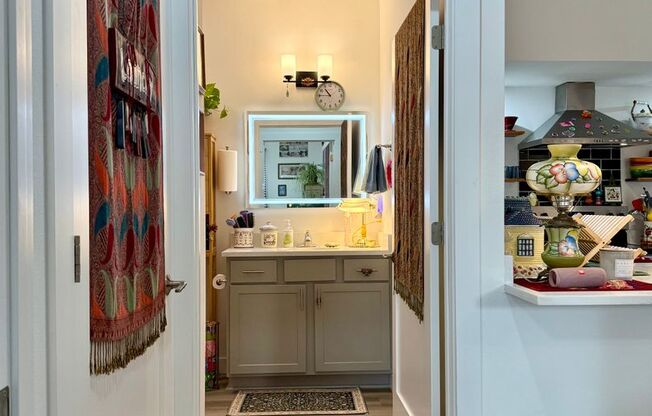 1 bed, 1 bath, 746 sqft, $1,350, Unit 123 Boneset Ave. Apt 5