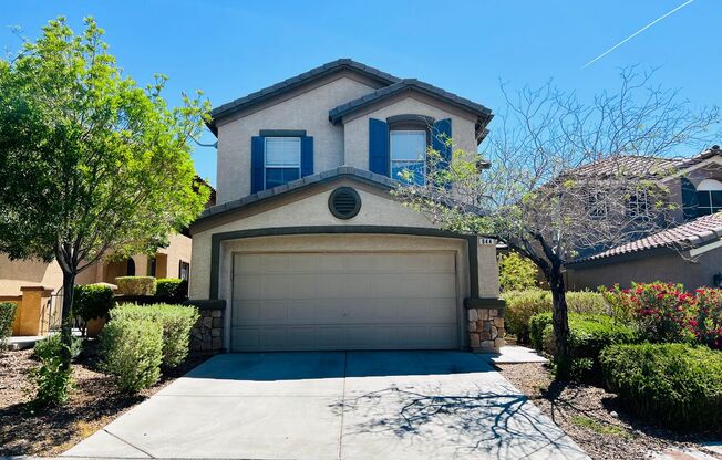 STUNNING 5 BEDROOM 3 FULL BATHROOM HOME LOCATED IN THE HEART OF SUMMERLIN!