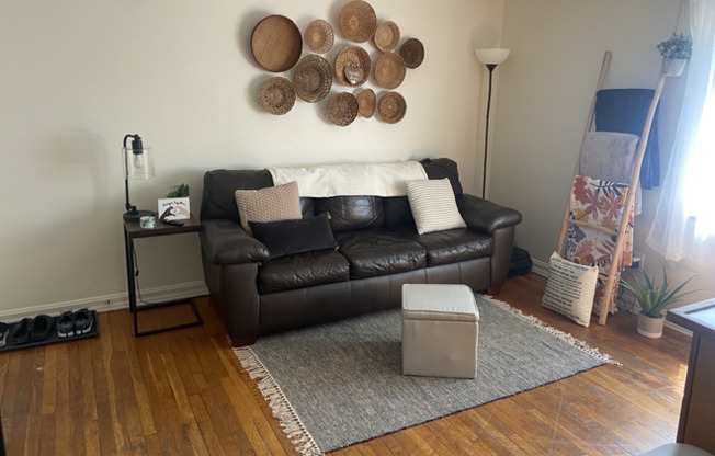 412 VOLKERT PL