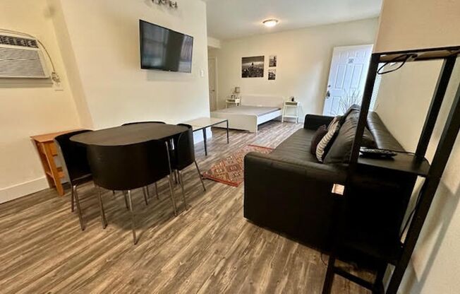 1 bed, 1 bath, $900, Unit Unit A
