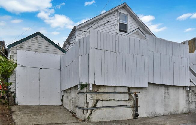 Three Bedroom House in Visitacion Valley