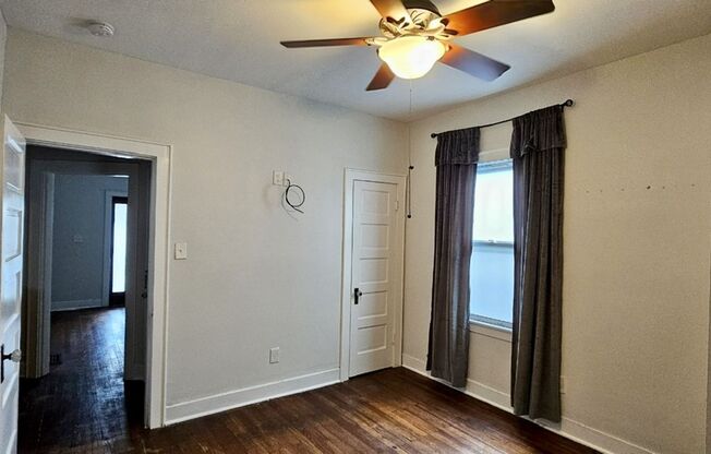 2 beds, 1 bath, $995